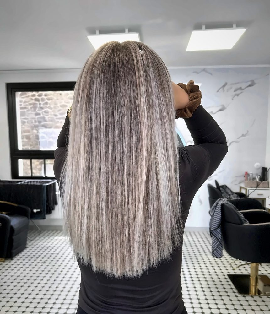Blond beige lissé réalisé chez Maison La Coiffeuse à Fougères