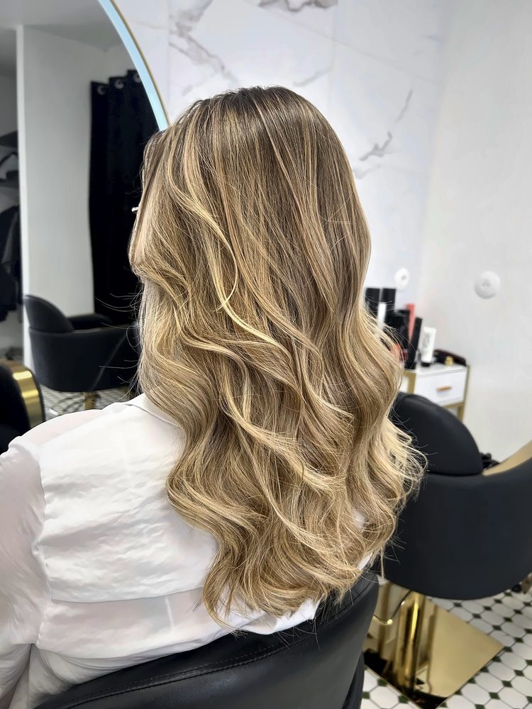 Balayage miel réalisé chez Maison La Coiffeuse à Fougères